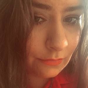 Meet your Posher, Cait